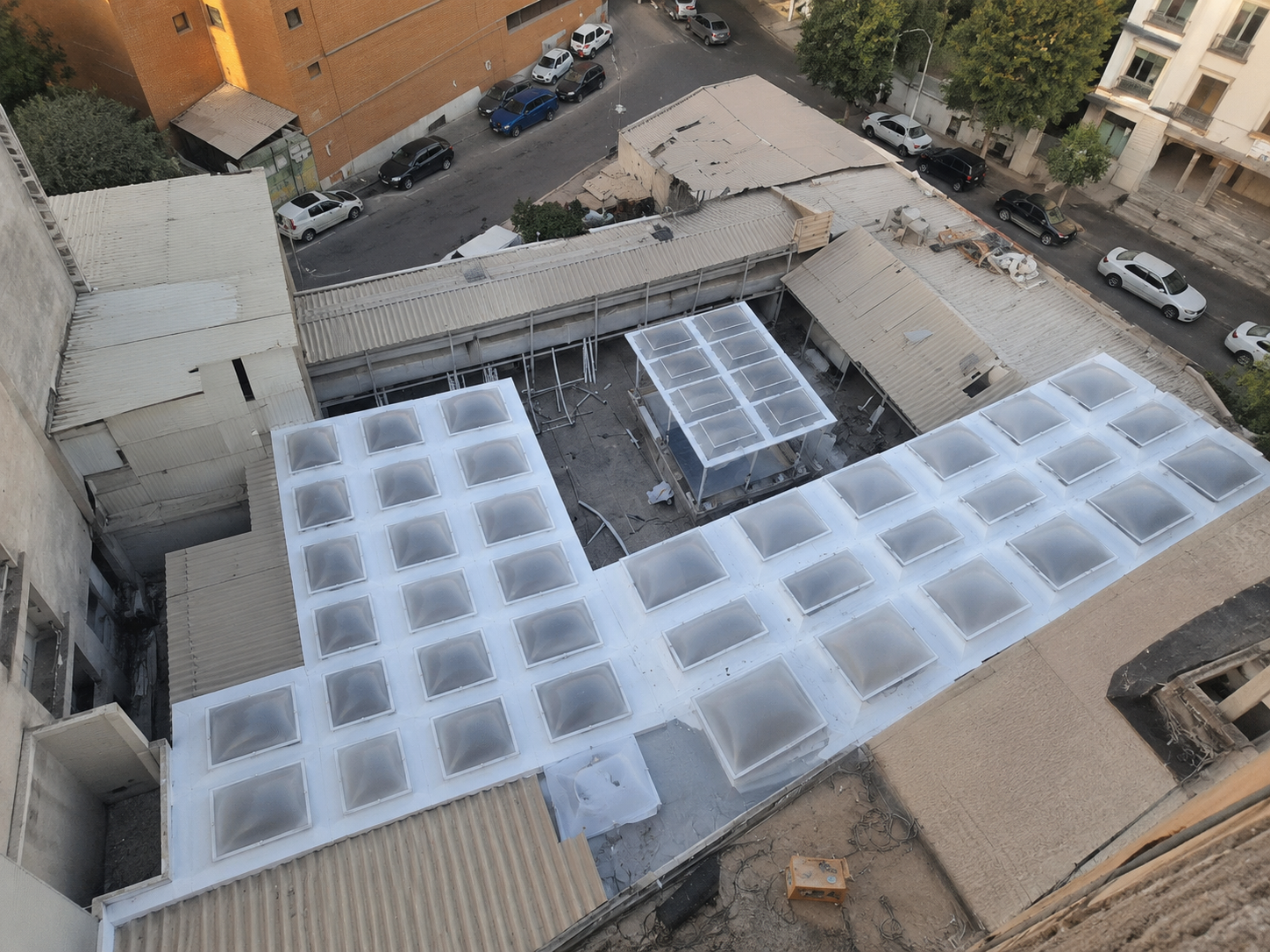 بازسازی و آب‌بندی سقف نورگیردار